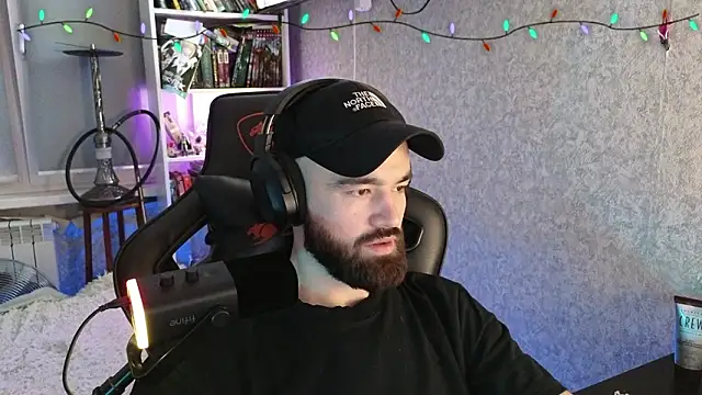 _Mostly_ élő XXX-chatje