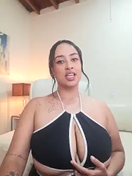 دردشة DaniRousse الجنسية المباشرة