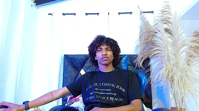 angelll18_のライブXXXチャット