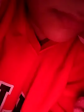 ateslidull élő XXX-chatje