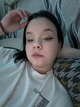 Lesllie_ Show in webcam