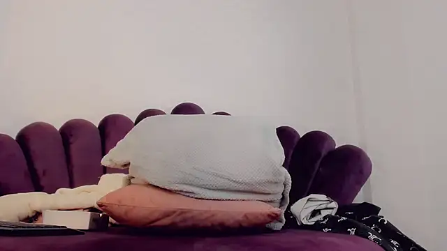 _Abby_white_ Show in webcam