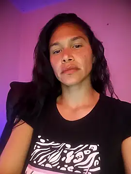 _aish_a: διαδικτυακό σόου στην κάμερα