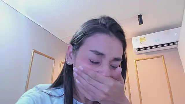 NahimiThompson élő XXX-chatje