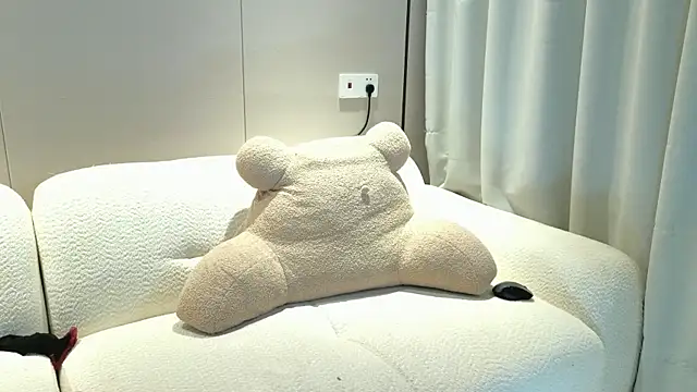 Uizzzqvq3's Live XXX Chat