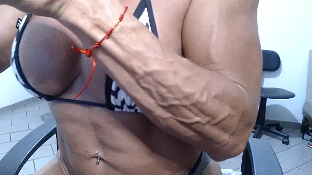 Stronggsexy's Live XXX Chat