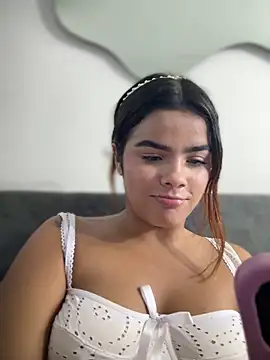 Kaily_Sweet16 élő XXX-chatje