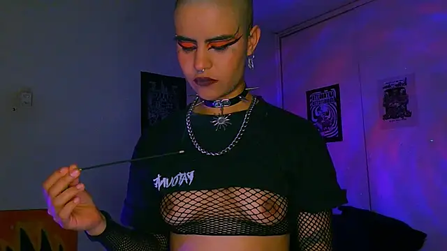 alex_one888 Adlı Modelin Canlı XXX Sohbeti