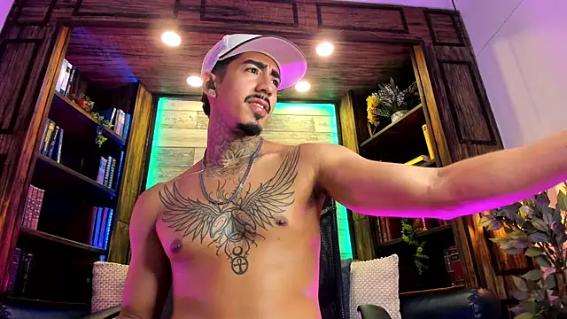 Donovan_Desmond Live XXX-chat