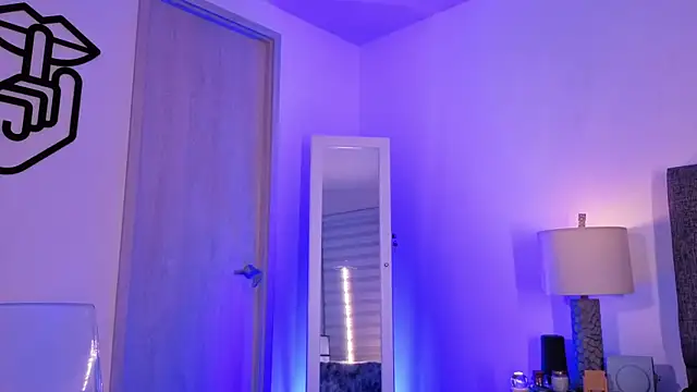 mandi4pole_ Chat XXX live