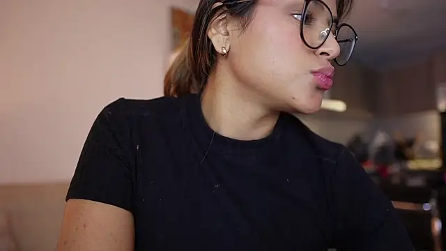 Онлайн чат XXX SaraParisi