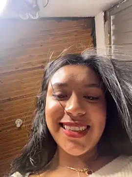 Charlotemonroe Adlı Modelin Canlı XXX Sohbeti