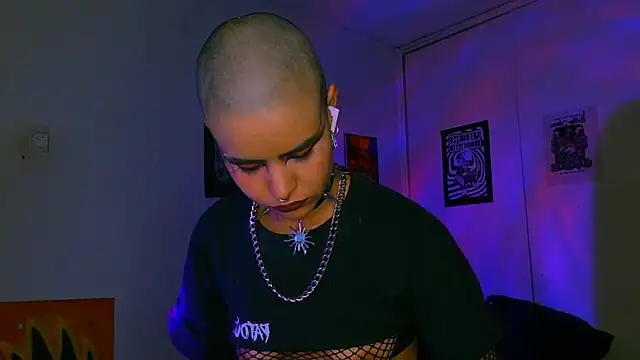 alex_one888 Adlı Modelin Canlı XXX Sohbeti