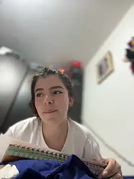 Онлайн чат XXX Cloew_Marz