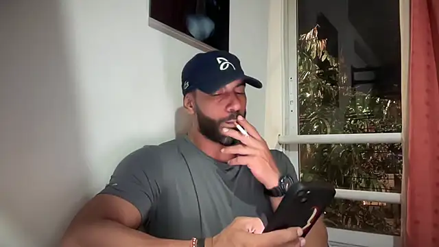 romeolovedark Adlı Modelin Canlı XXX Sohbeti