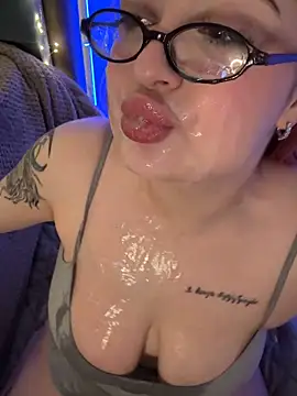 KellyMoors 现场XXX聊天