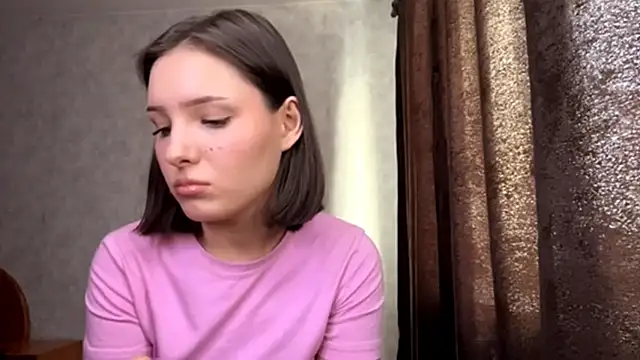 FoxieFlare Show in webcam