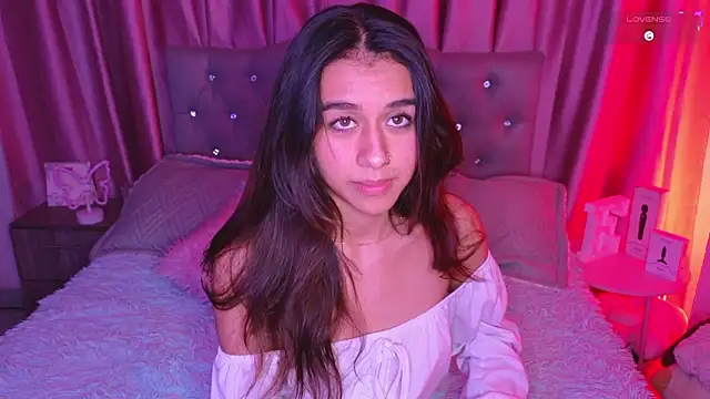 Emiily_Scott1's Webcam Show