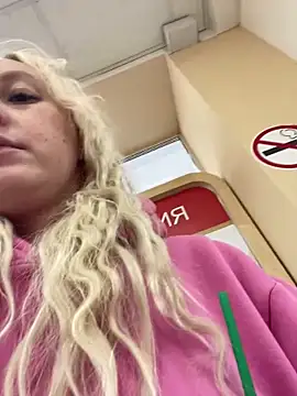 XXX chat uživo modela MerlinDave