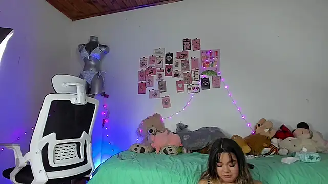 Pucaa_: онлайн-секс-чат