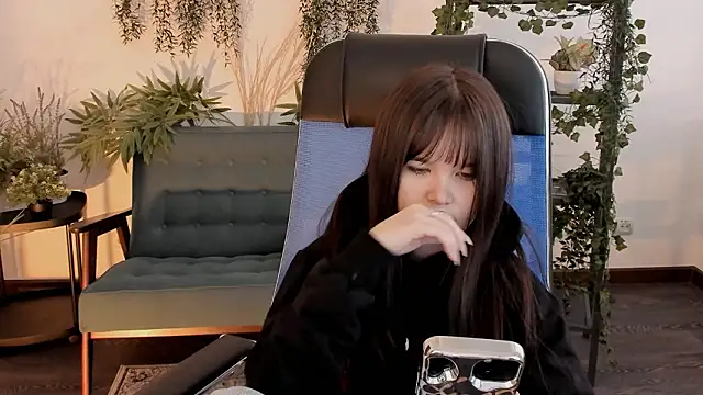 Elainebeness: онлайн-секс-чат