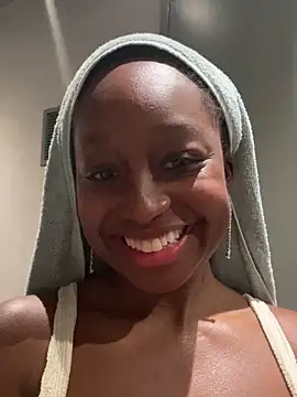 Chat +18 de tia___fox ao vivo