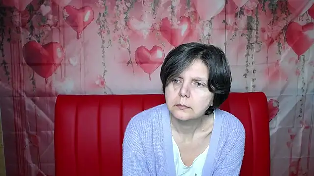 LunaDobra: διαδικτυακό σόου στην κάμερα