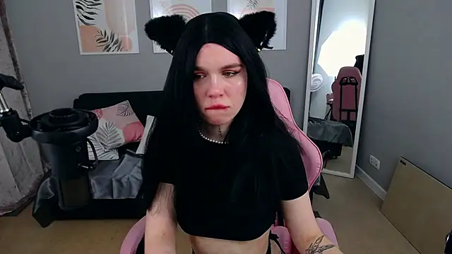 Show modela GabbieWhite na web-kameri