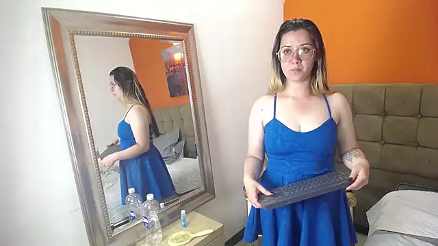 Chatroom XXX en direct de Alaiia___