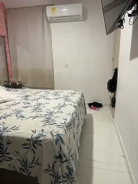 Tana_latin élő XXX-chatje