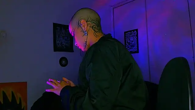 Czat XXX na żywo – alex_one888