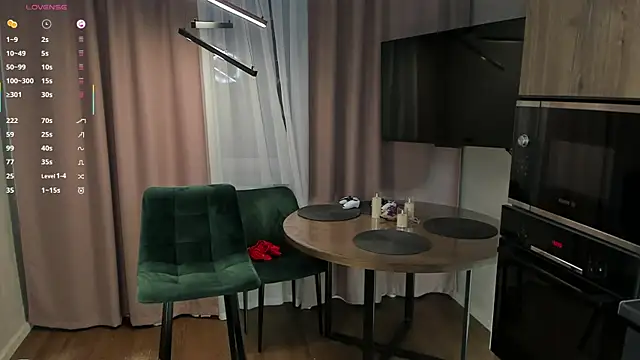 OssieCrews live XXX chat