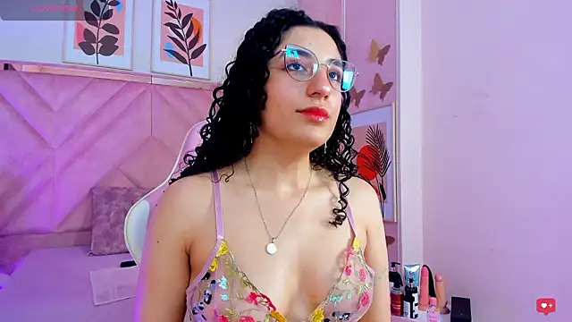 Chatroom XXX en direct de DemiJones_
