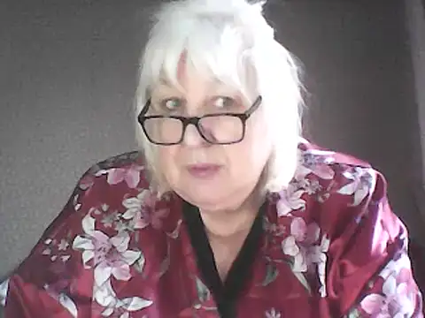 Alexia64231: διαδικτυακό σόου στην κάμερα