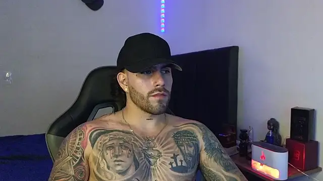 Ades_Lowe's Live XXX Chat