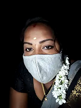 Pokazy przed kamerką – Tamil_Hot_Priya