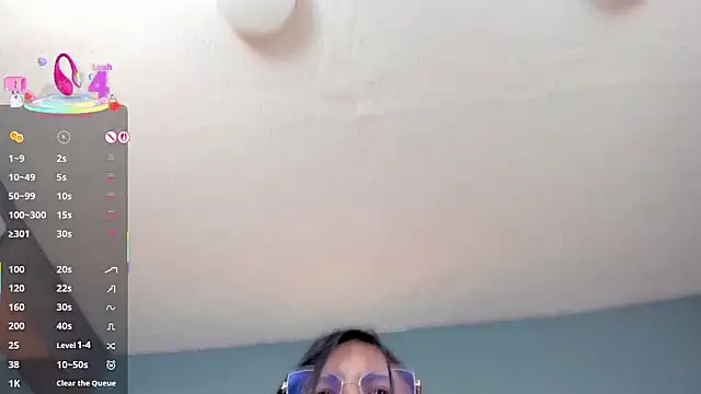 NayeCloudのライブXXXチャット