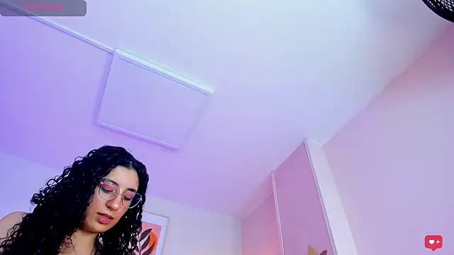 Chat XXX en directo de DemiJones_