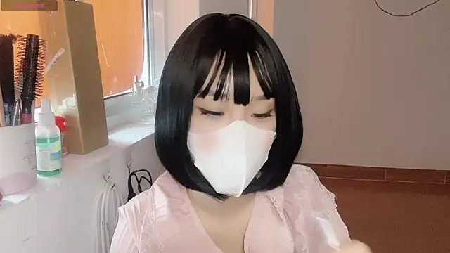 Tieu-May Adlı Modelin Canlı XXX Sohbeti