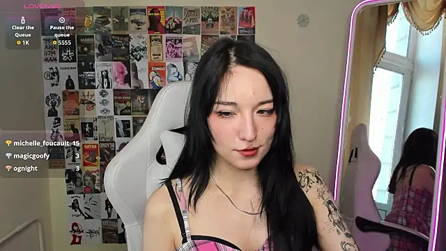 AliceeinWonderlanddd Show Webcam