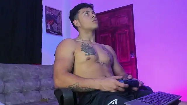 Dominic_Biker__: онлайн-секс-чат