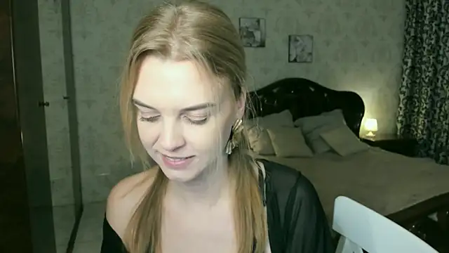 LunaFlinn's Live XXX Chat