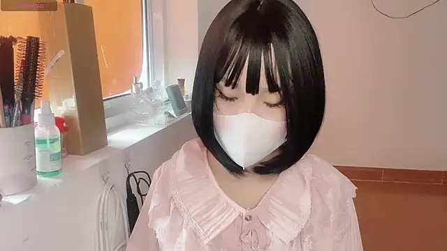 Tieu-May élő XXX-chatje