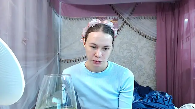 leila_bambi_'s Live XXX Chat