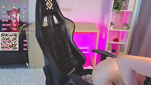 Aisi_18: онлайн-секс-чат