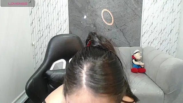 Ivony18_bのライブXXXチャット