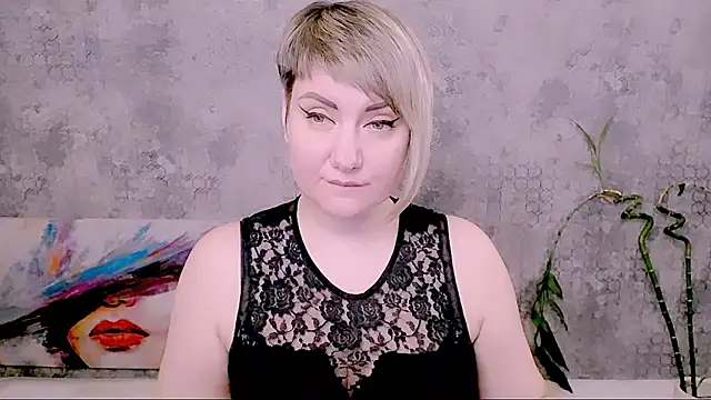 Djullia: απευθείας συνομιλία ΧΧΧ