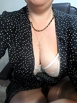 EllaLove2277's Live XXX Chat