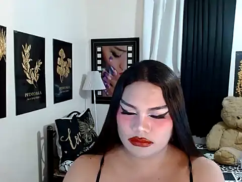 TSbrianaHugeCock Adlı Modelin Canlı XXX Sohbeti