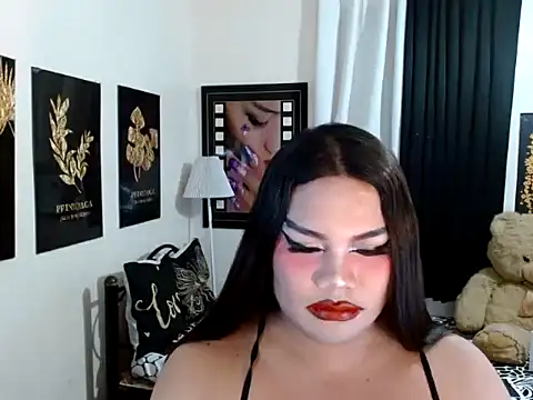 TSbrianaHugeCock Adlı Modelin Canlı XXX Sohbeti